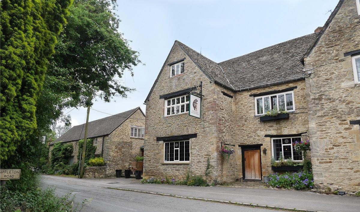 Bear-Ragged-Staff-Cumnor-Exterior-2